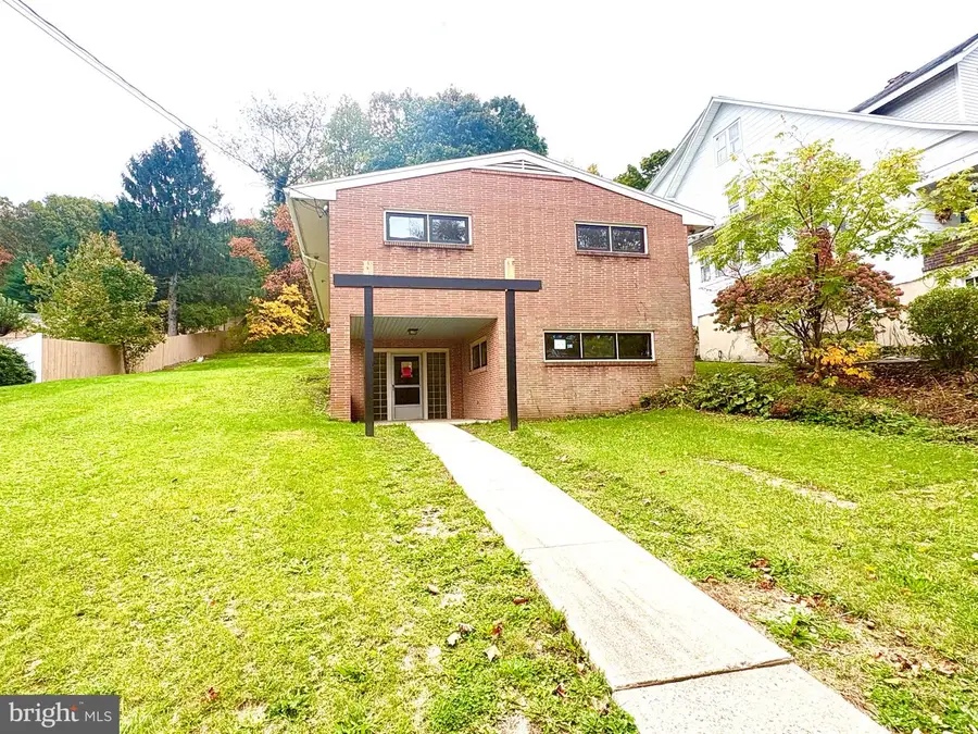 1931 W Howard Ave, Pottsville, PA 17901 - #2