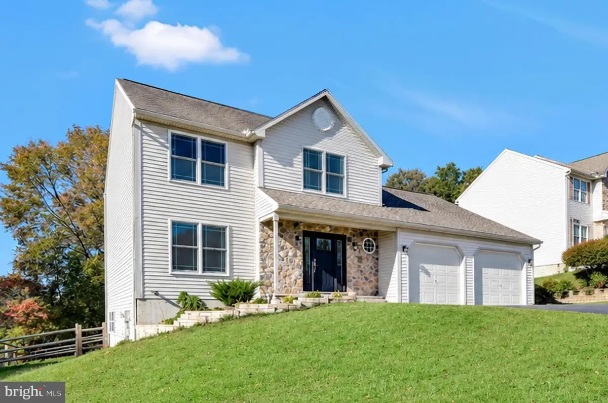 626 S Stoney Run Rd, Pottsville, PA 17901 - #1