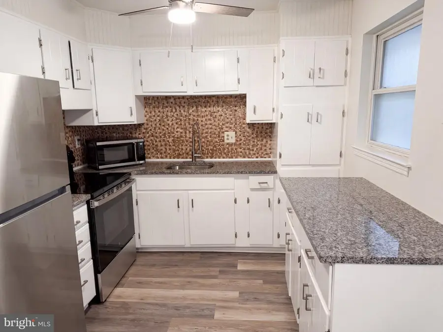 113 N Lake Rd, Pottsville, PA 17901 - #2