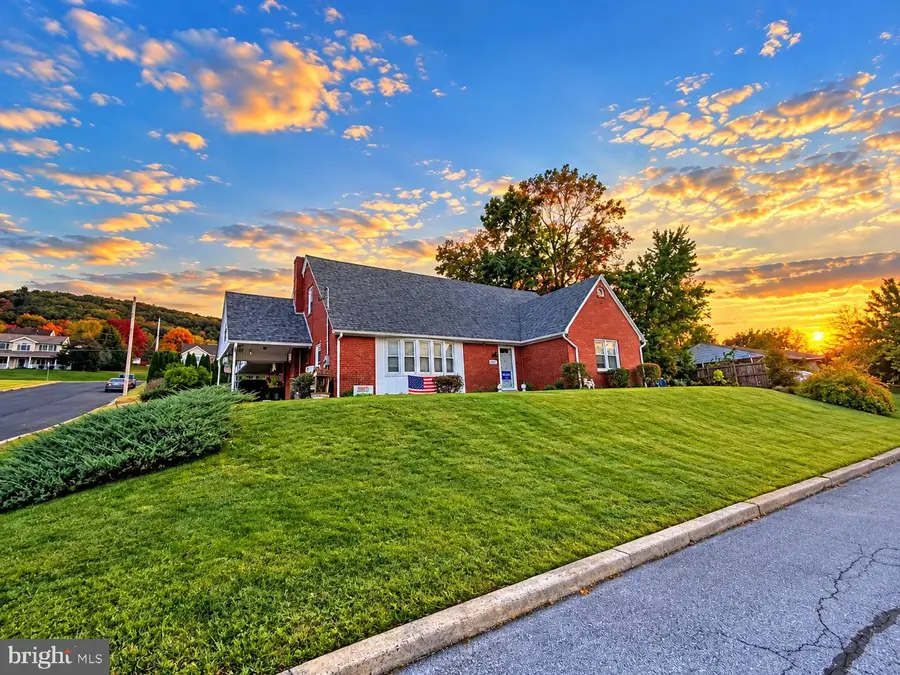 201 Jefferson St, Schuylkill Haven, PA 17972 - #2