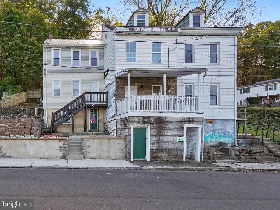 436 W Savory St, Pottsville, PA 17901 - #2