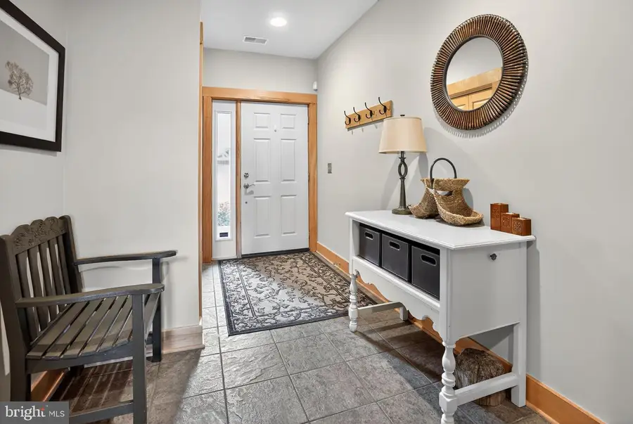 496 Southwind Cir, Middlecreek Township, PA 15622 - #3