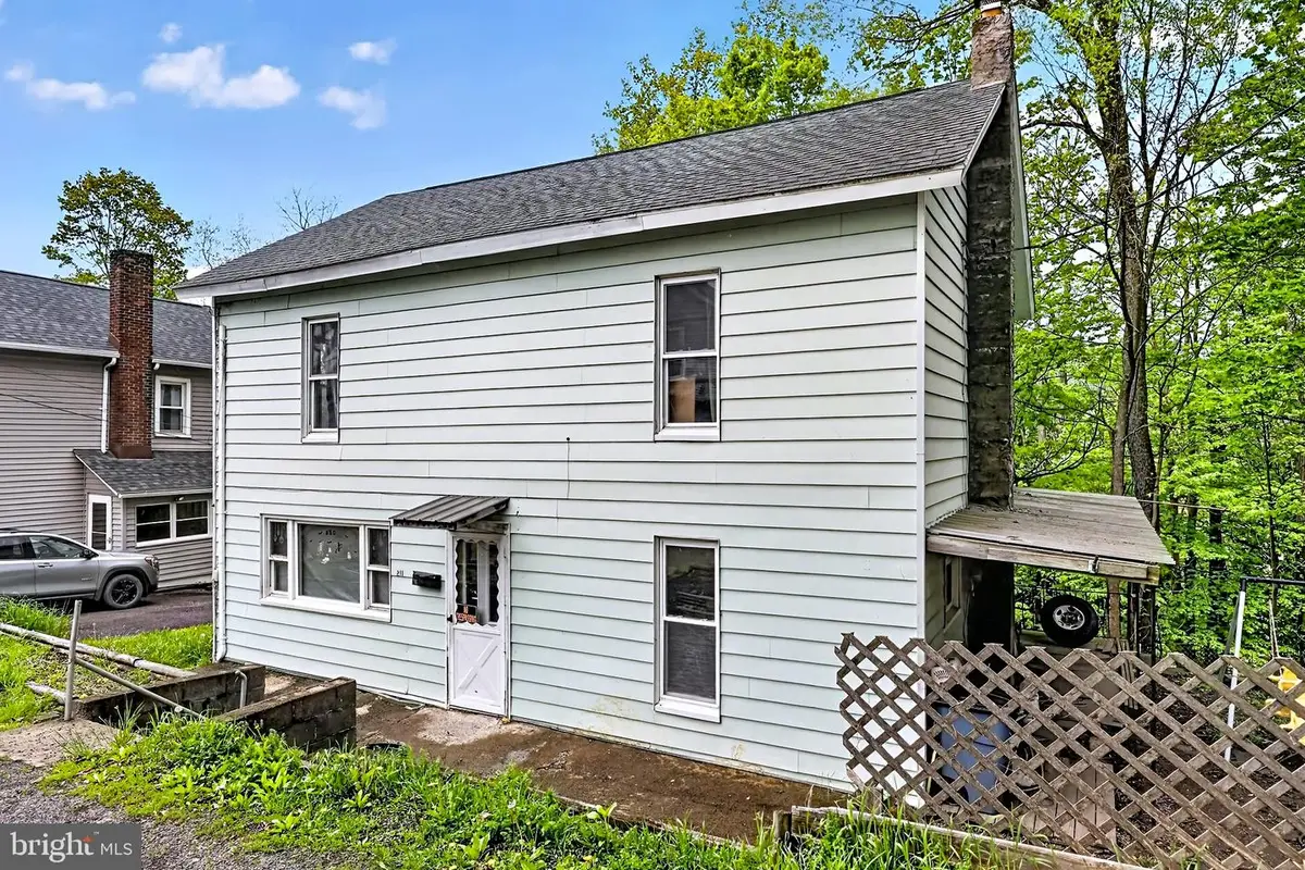 211 E Church St, Susquehanna, PA 18847 - #1