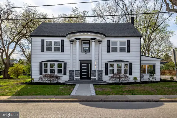 98 Broad, SELINSGROVE, PA 17870