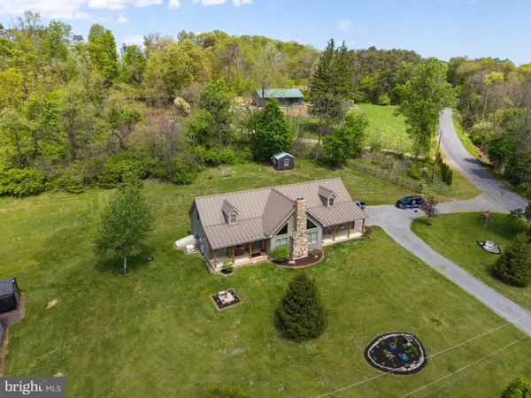 1020 Clark Hill Rd, MOUNT PLEASANT MILLS, PA 17853