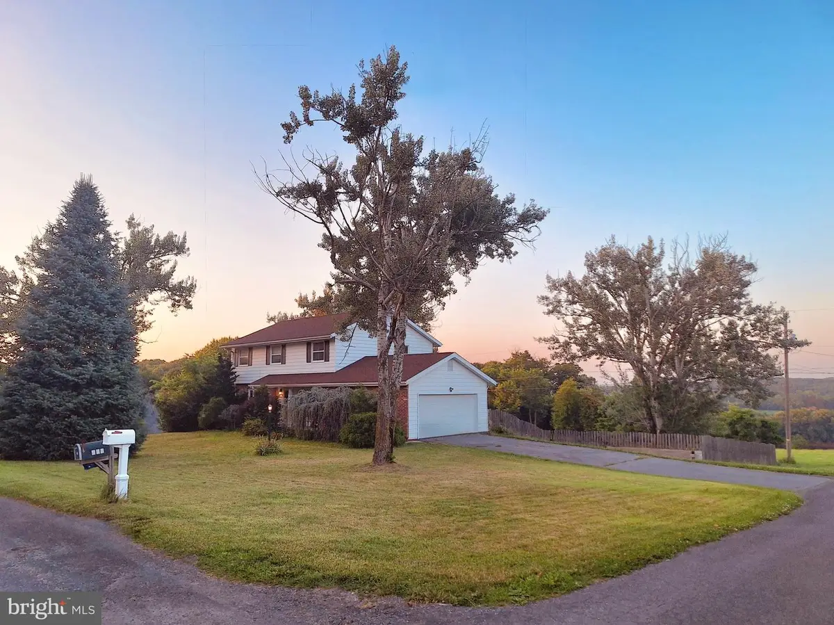 283 Skyline Ave, Lewisburg, PA 17837 - #1