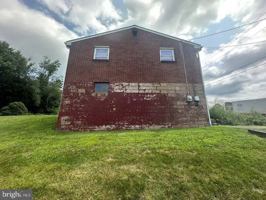 550 Colonial Manor Road, North Huntingdon, PA 15642 - #3