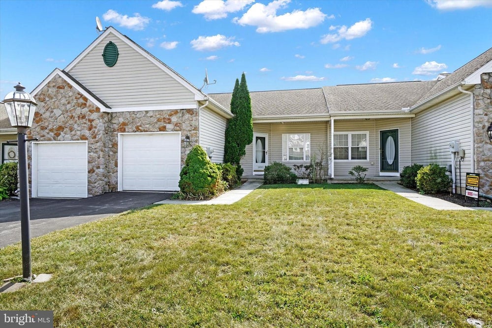 1893 Deerfield Dr, DOVER, PA 17315 BHGRE