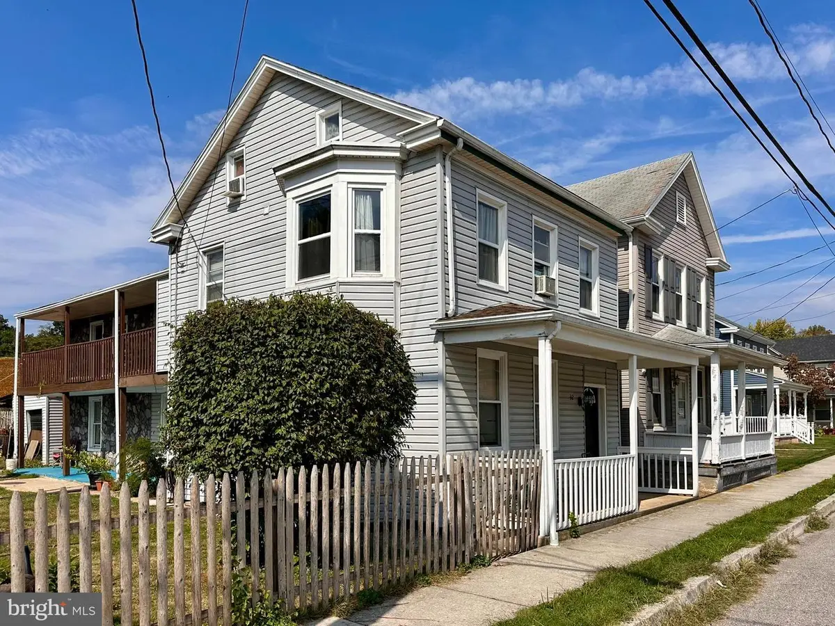 32 N York St, Etters, PA 17319 - Image #1