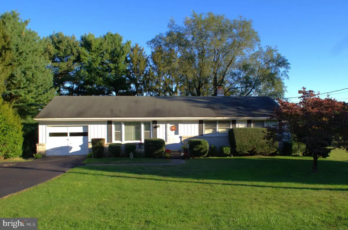 880 Springvale Rd, Red Lion, PA 17356 - Image #1