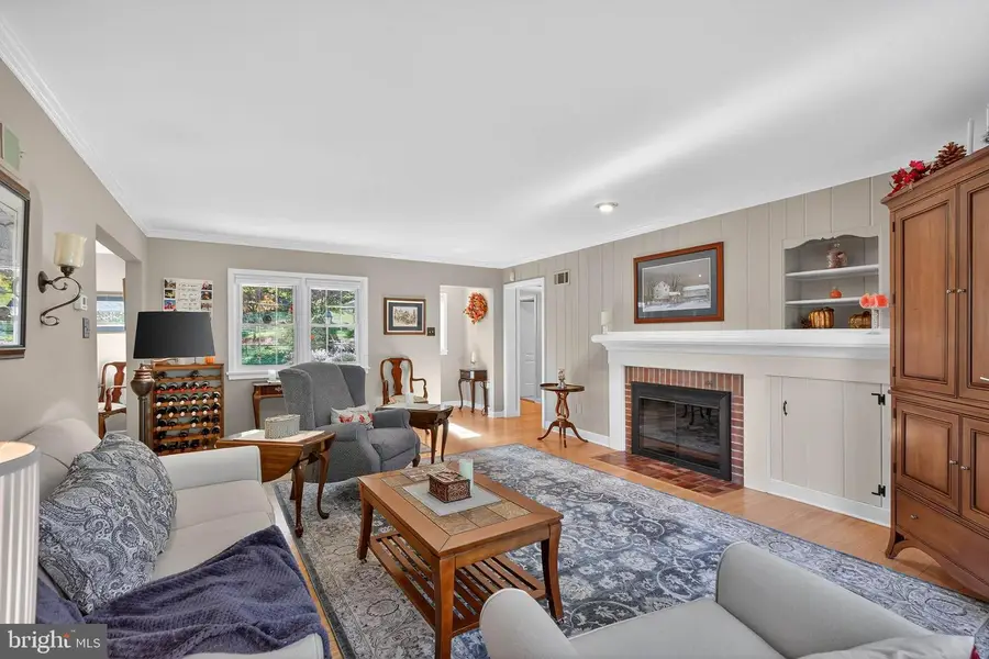 1142 Wyndham Dr, York, PA 17403 - Image #2