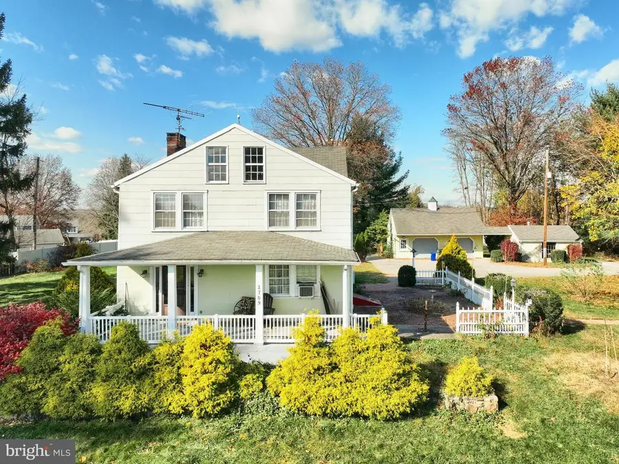 2709 Sunset Ln, York, PA 17408 - Image #2