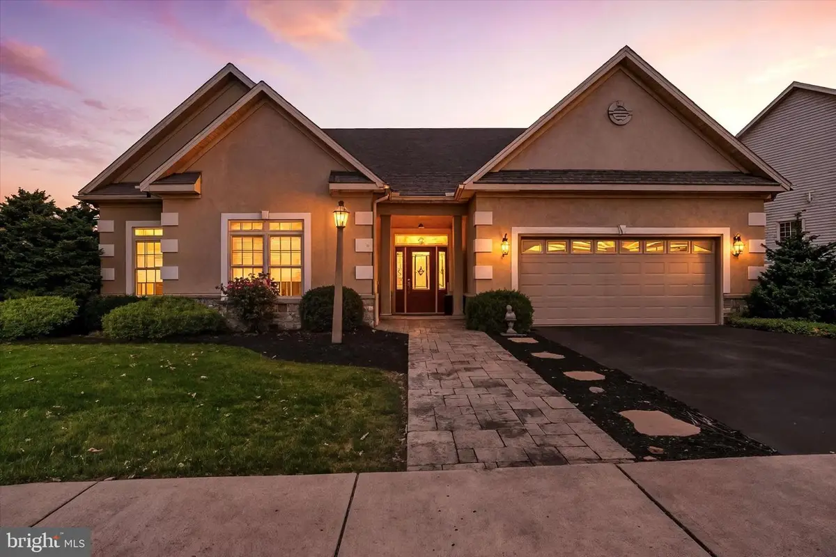 10 Azalea Dr, Windsor, PA 17366 - Image #1