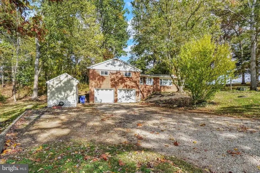 2872 Seitzville Rd, Seven Valleys, PA 17360 - Image #2