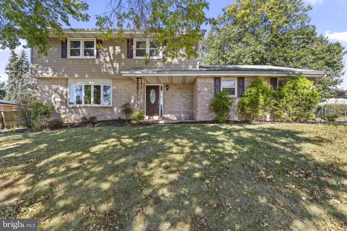 1945 Normandie Dr, York, PA 17408 - Image #1