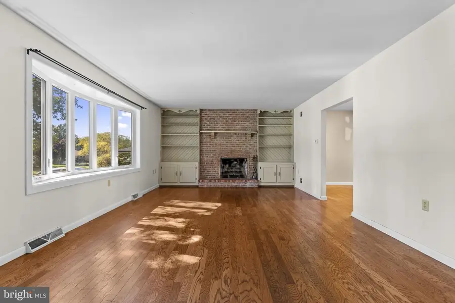 1945 Normandie Dr, York, PA 17408 - Image #3