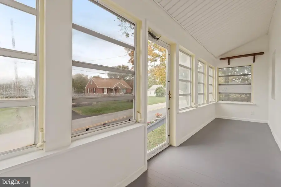 657 Sinking Springs Ln, Emigsville, PA 17318 - Image #3