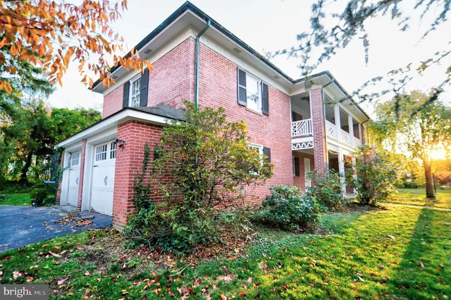 354 Pine Hill Ln, York, PA 17403 - Image #3