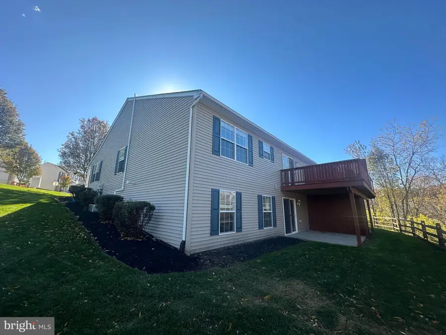 7220 Seneca Ridge Dr, York, PA 17403 - Image #2