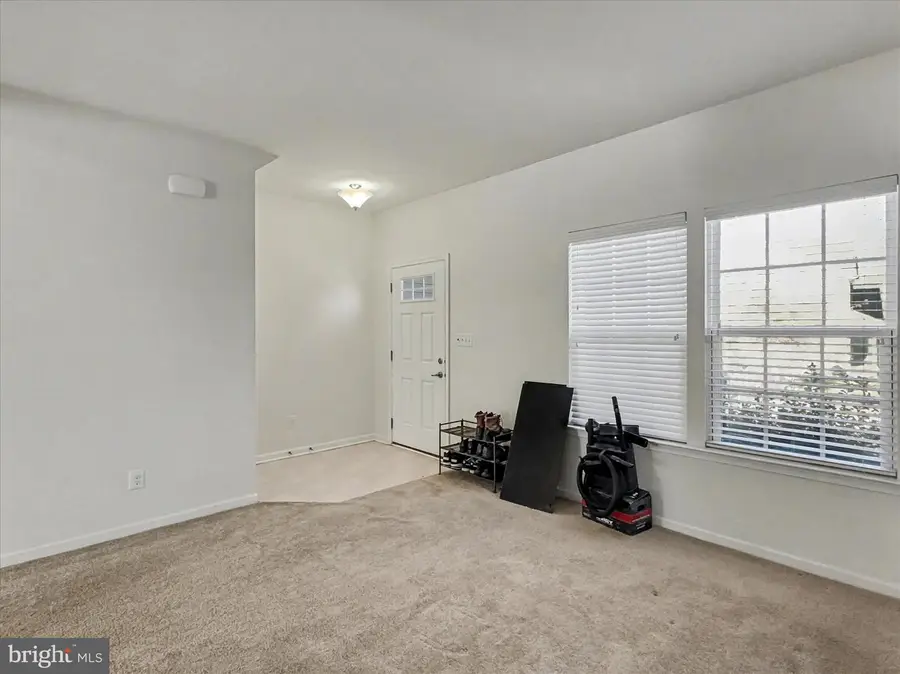 813 Countryside Rd, Seven Valleys, PA 17360 - Image #3