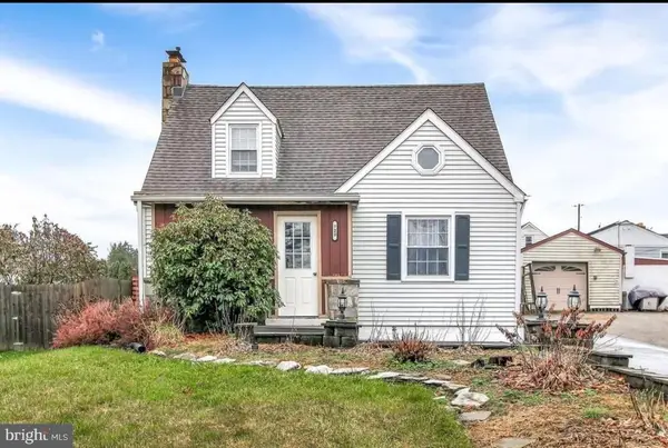 720 Skyline Dr, YORK, PA 17406