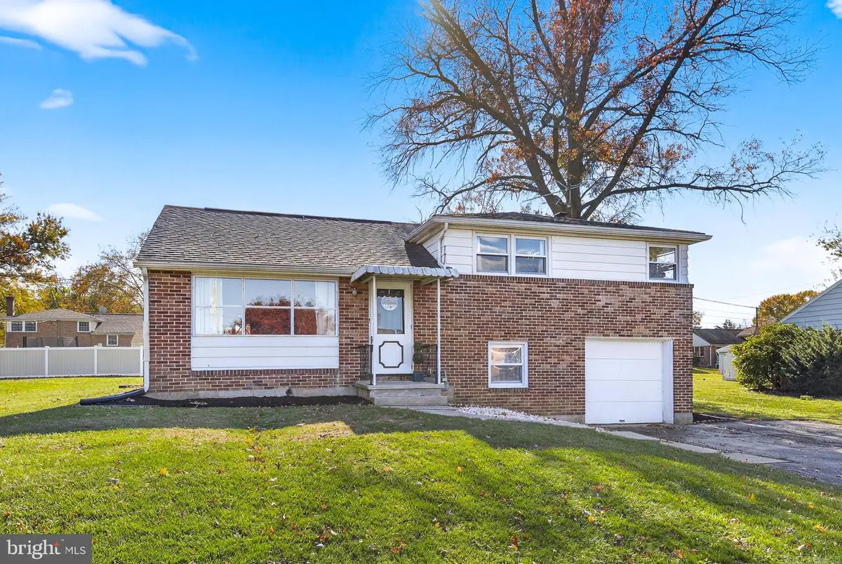 2440 Schoolhouse Ln, York, PA 17402 - Image #1