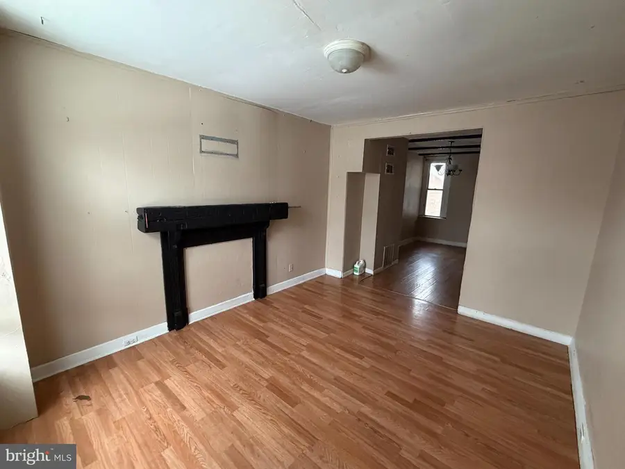 348 W Gay Ave, York, PA 17401 - Image #2