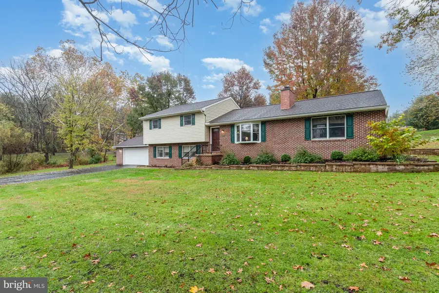 6825 Glatfelters Station Rd, Seven Valleys, PA 17360 - Image #3