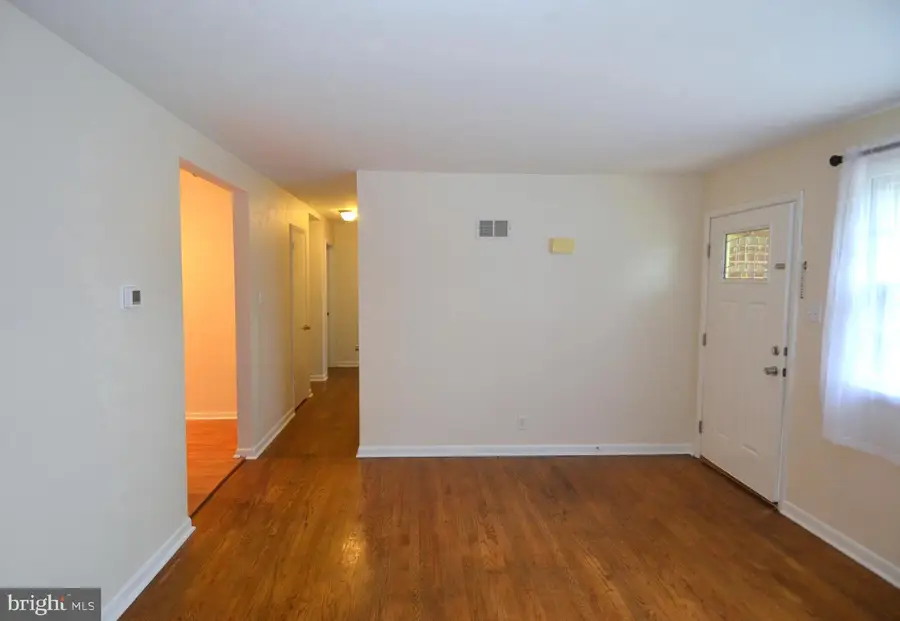 5 Shennys Dr, York, PA 17408 - Image #2