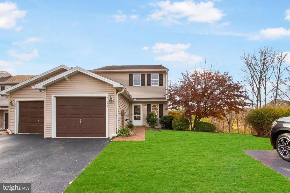 2644 Grandview Park Dr, York, PA 17408 - Image #1