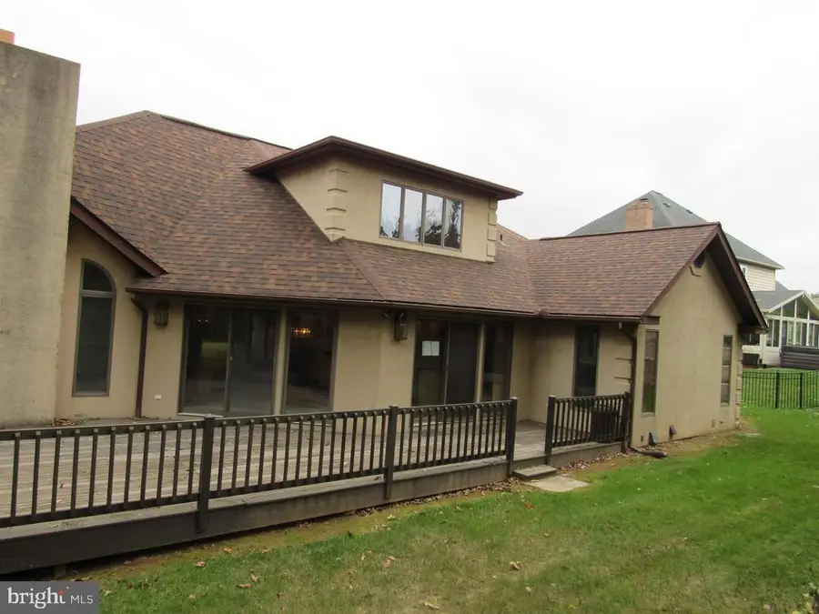 889 Heritage Hills Dr, York, PA 17402 - Image #2