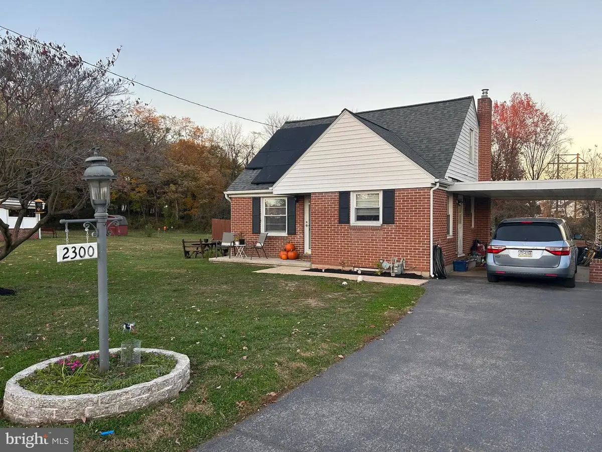 2300 Wyndhurst Ct, York, PA 17408 - Image #1