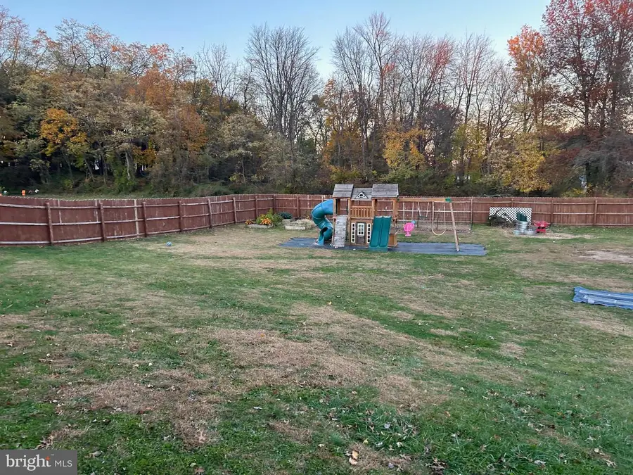 2300 Wyndhurst Ct, York, PA 17408 - Image #3