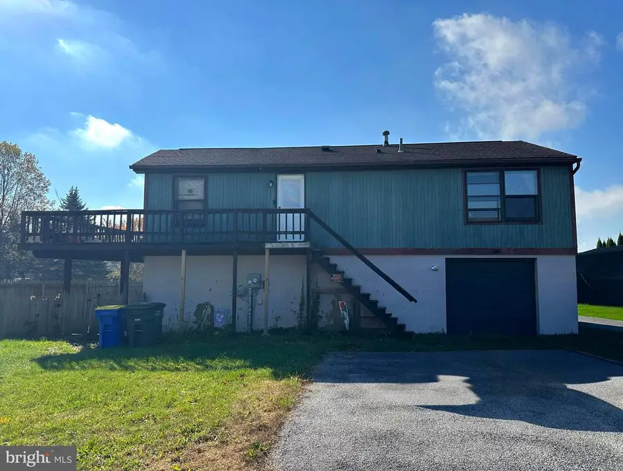 3160 Jessica Rd, Dover, PA 17315 - Image #2