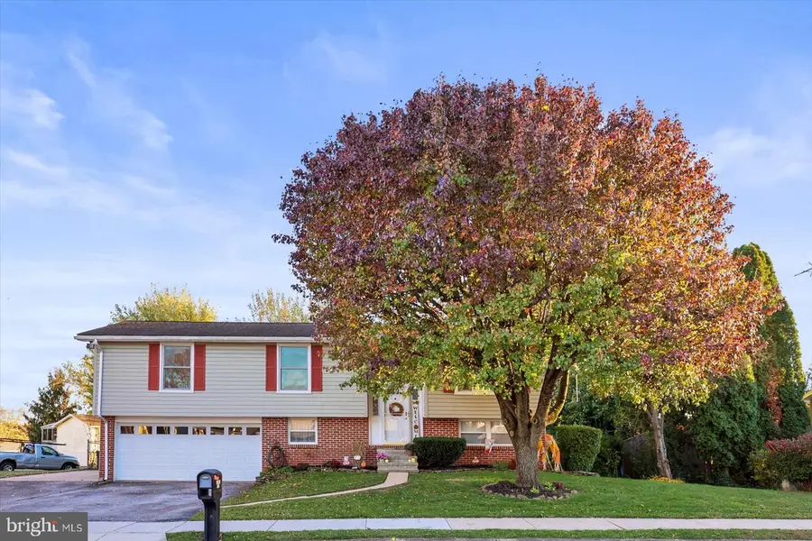 520 Oakwood Dr, Dover, PA 17315 - Image #3