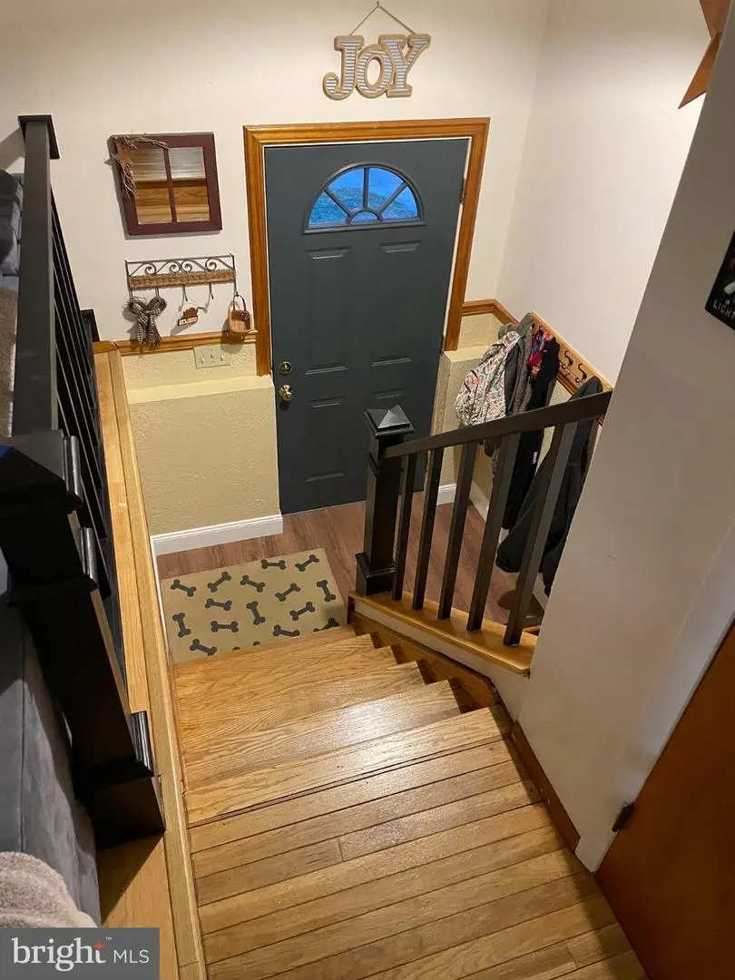 270 Canary Cir, York, PA 17404 - Image #2