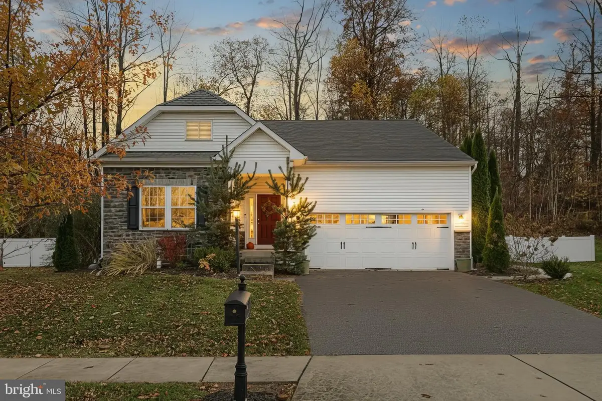 947 Countryside Rd, Seven Valleys, PA 17360 - Image #1