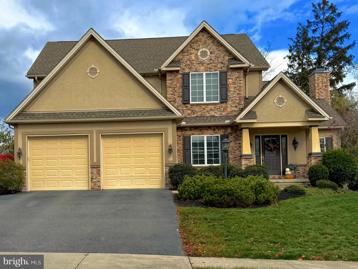 643 Crosslyn Dr, York, PA 17404 - Image #1