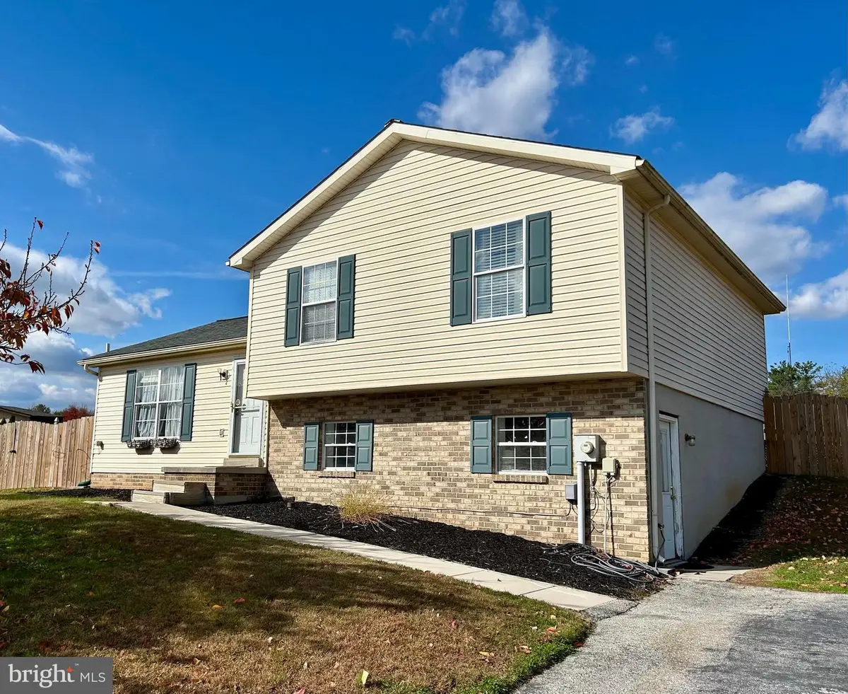 5 Aaron Ct, Hanover, PA 17331 - Image #1