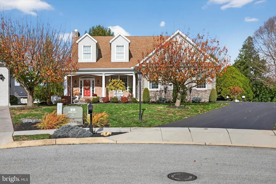 1029 Stonecroft Dr, Hanover, PA 17331 - Image #2