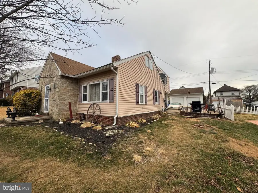 1321 Canterbury Ln, York, PA 17406 - Image #3