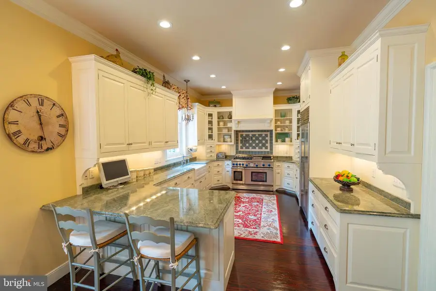 1101 Smallbrook Ln, York, PA 17403 - Image #3