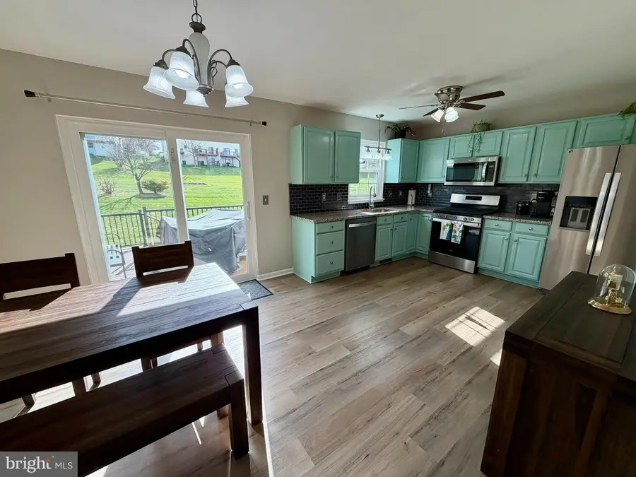 2730 Woodmont Dr, York, PA 17404 - Image #3