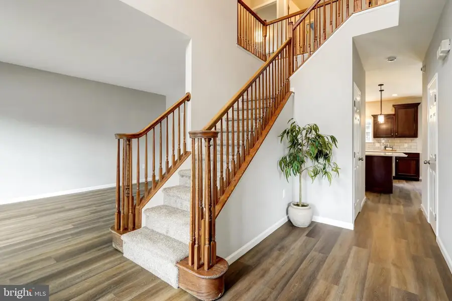 3704 Skipton Cir, York, PA 17402 - Image #2