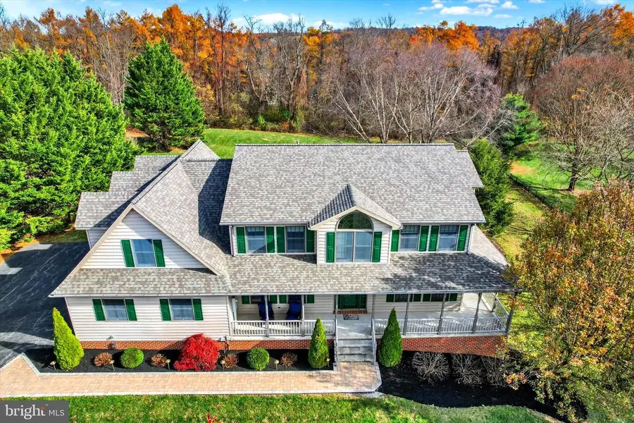 3674 Eagle Ridge Ct, Hanover, PA 17331 - Image #2