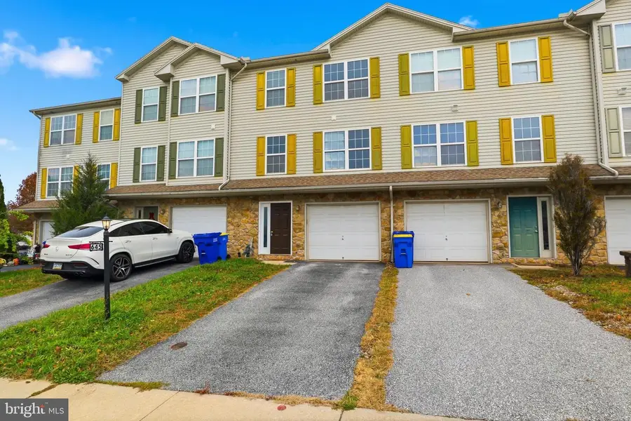 645 Fisher Dr, York, PA 17404 - Image #2