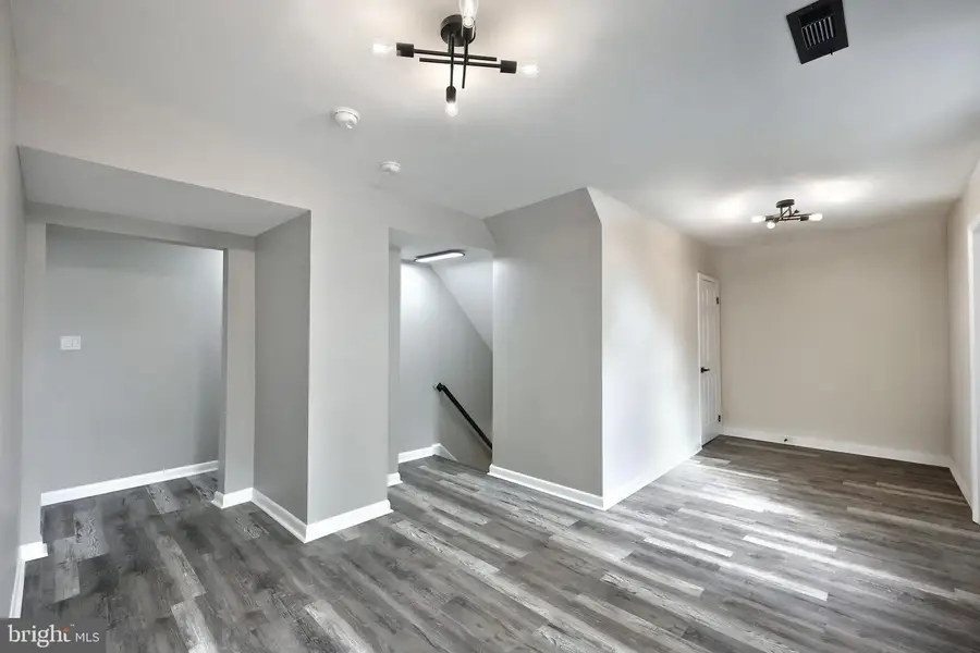 240 E King St, York, PA 17403 - Image #2