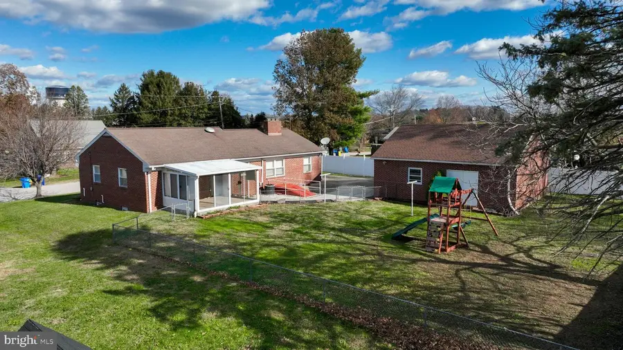 705 Summit Dr, Dallastown, PA 17313 - Image #2