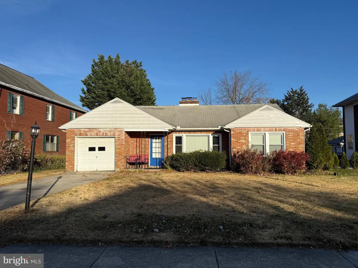 685 Colonial Ave, York, PA 17403 - Image #1