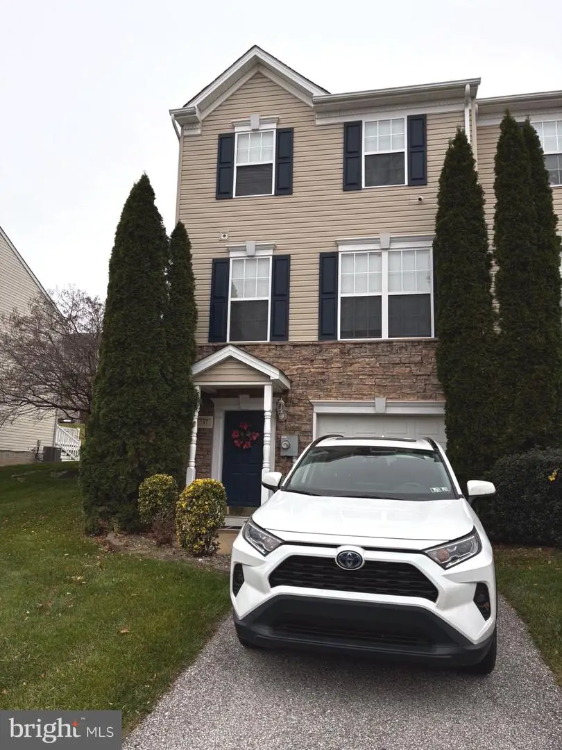 147 Bruaw Dr, York, PA 17406 - Image #1